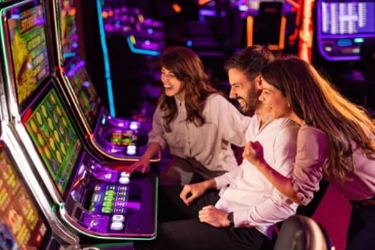 Tampilan aplikasi mobile konek4d dengan fitur sportsbook dan slot online